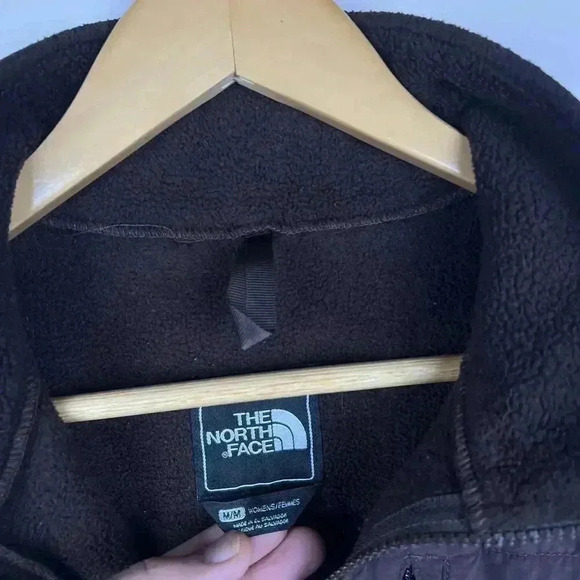 The North Face Men's Fleece-Lined Insulated Jacket - Perfect for Cold Weather - Picture 5 of 6